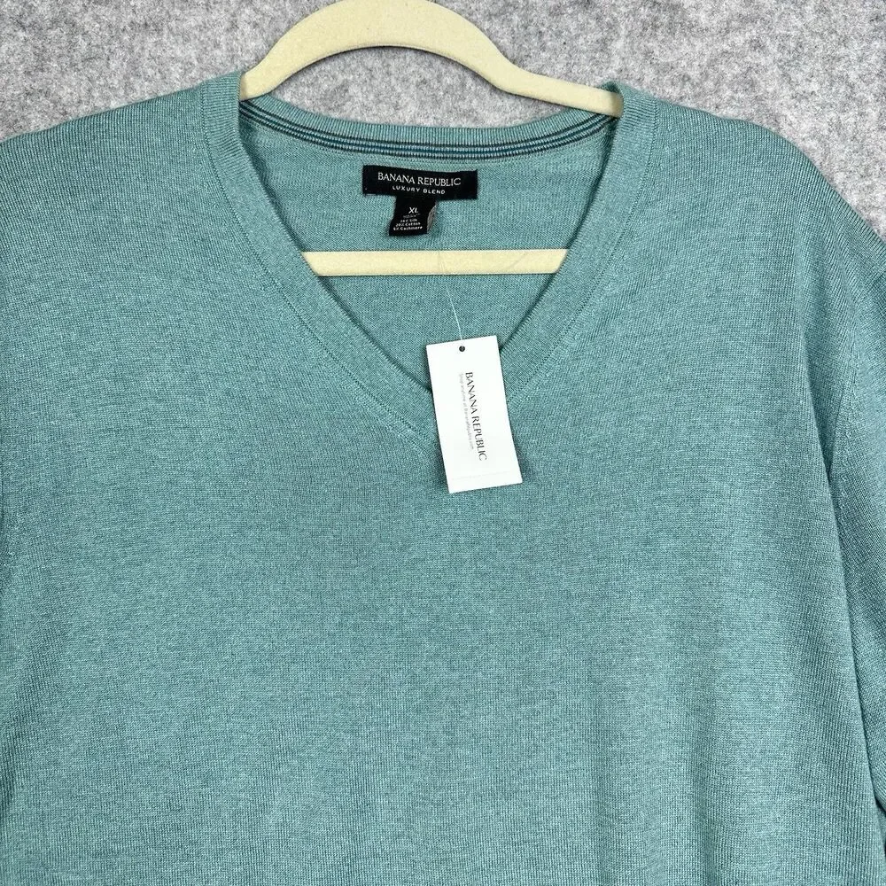 Banana Republic Luxury Blend Sweater Mens XL V Neck Silk Cotton Cashmere NEW